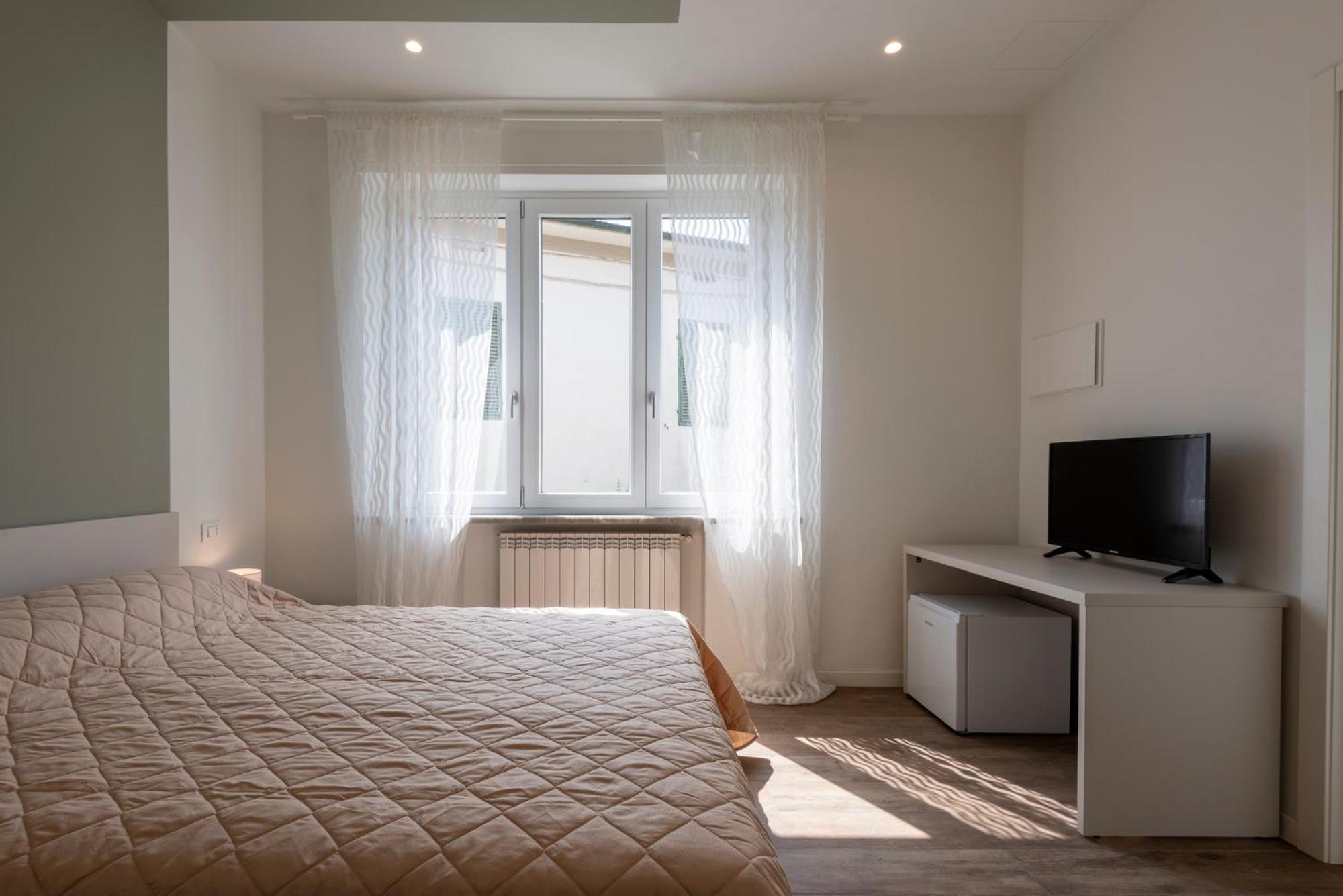 Iarsera Rooms And Apartment Лукка Экстерьер фото