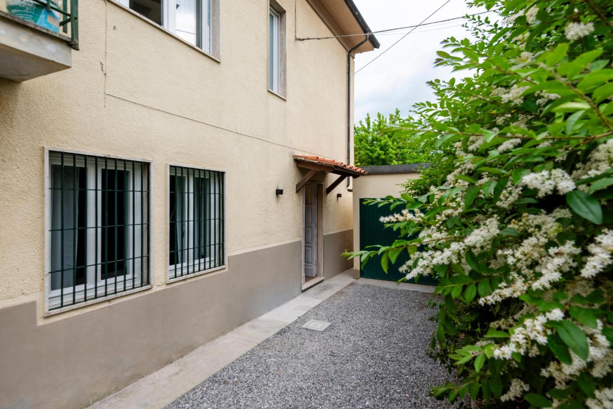 Iarsera Rooms And Apartment Лукка Экстерьер фото